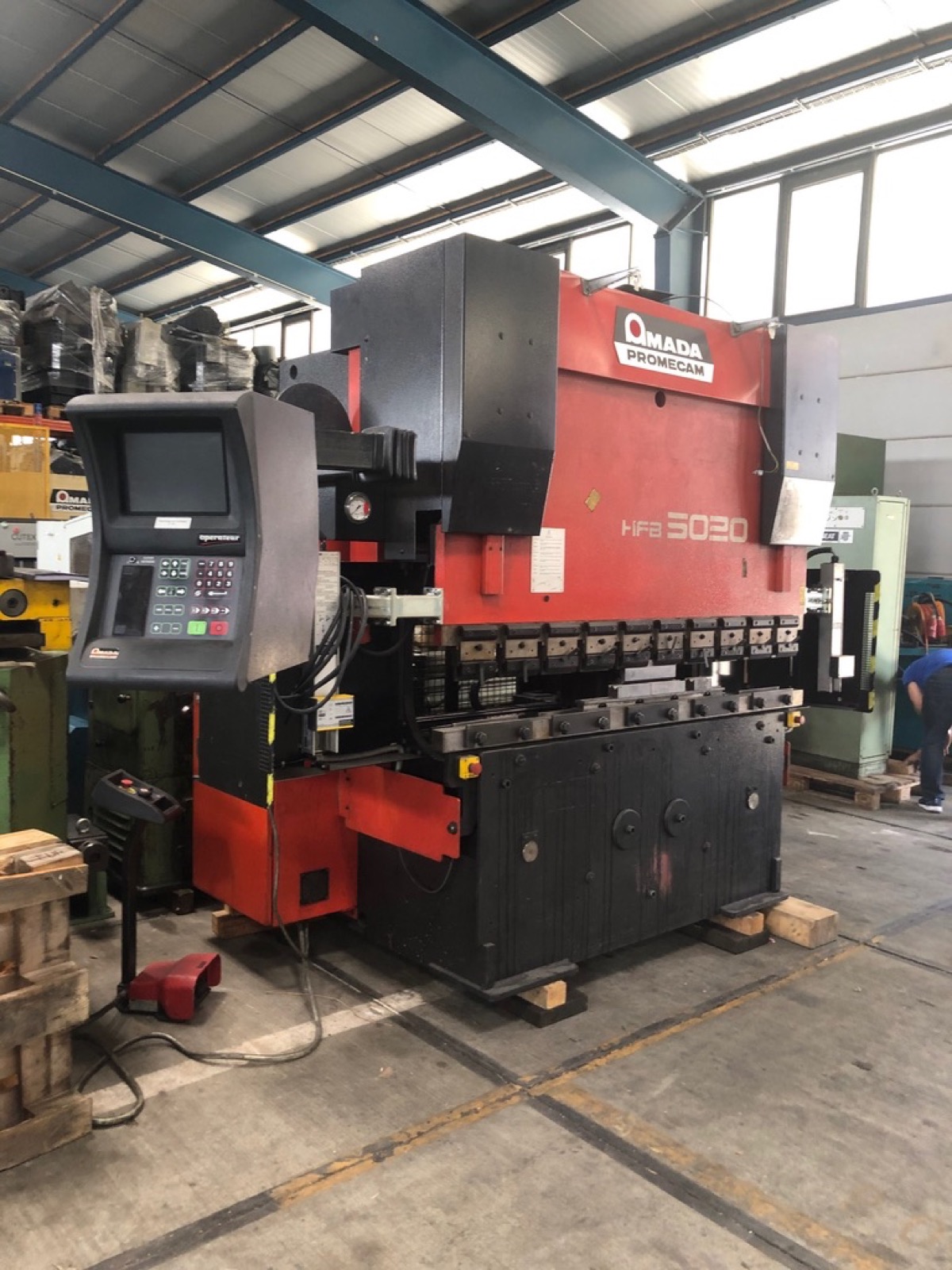 AMADA Promecam HFB 5020 CNC-Abkantpresse — gebraucht im Bestand bei GambTec