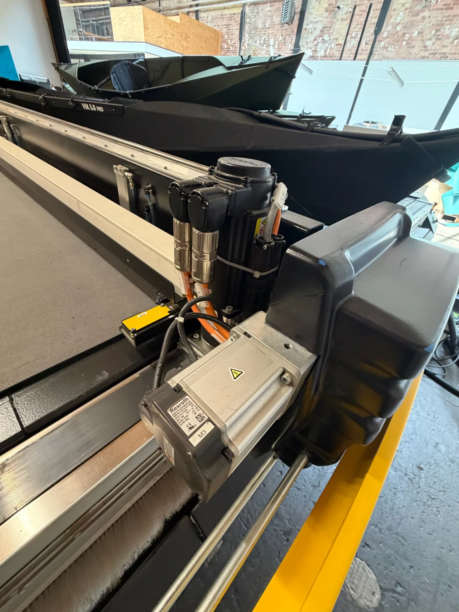 Bullmer Premiumcut ELC — CNC-Flachbett-Cutter 5320 mm, Vakuum & Videokopf – Bild 30